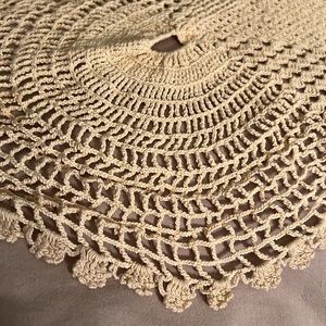 Vintage crochet 🧶 table cloth